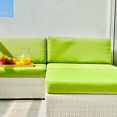 דירה Romantic In With Fenced Garden